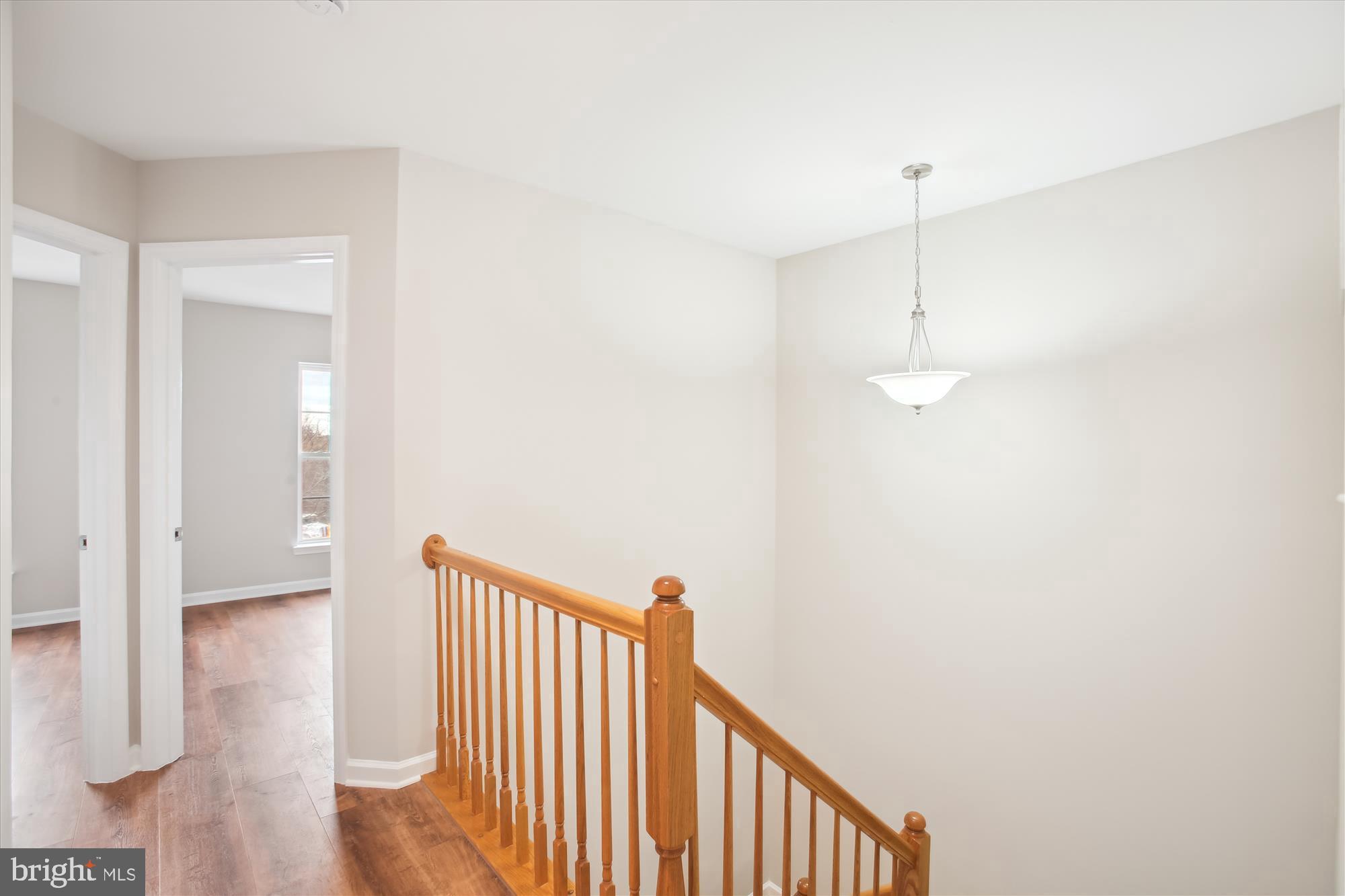 ROUND HILL - Residential