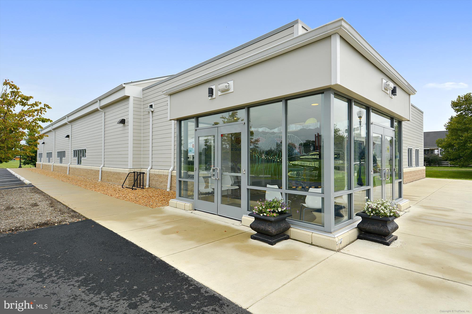 ROUND HILL - Residential