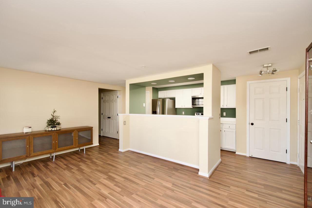SHERBROOKE CONDO - Residential