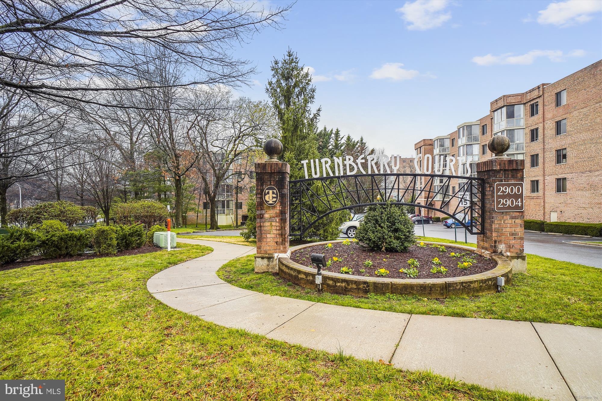 TURNBERRY COURTS AT LEIS - Residential
