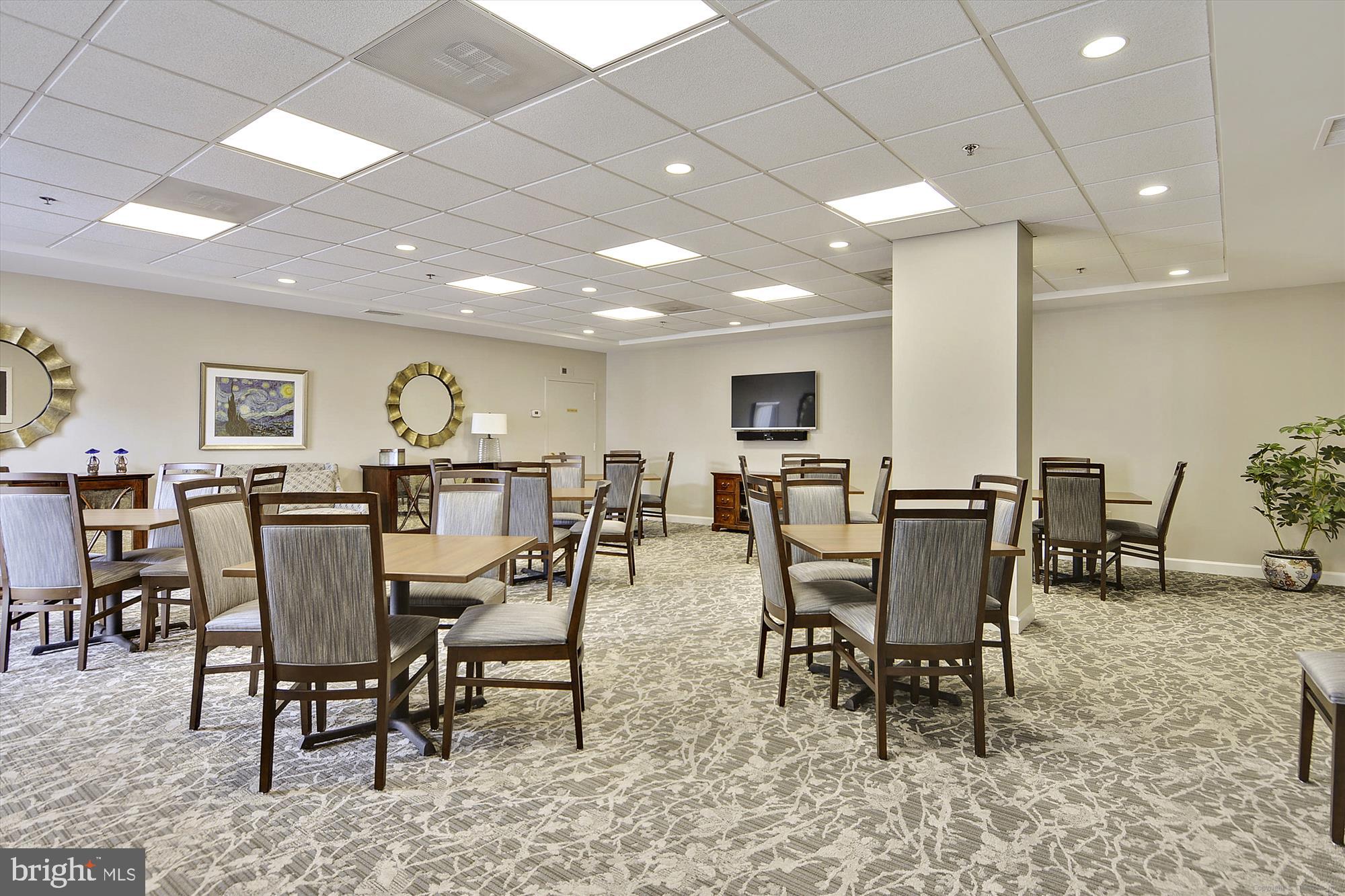TURNBERRY COURTS AT LEIS - Residential