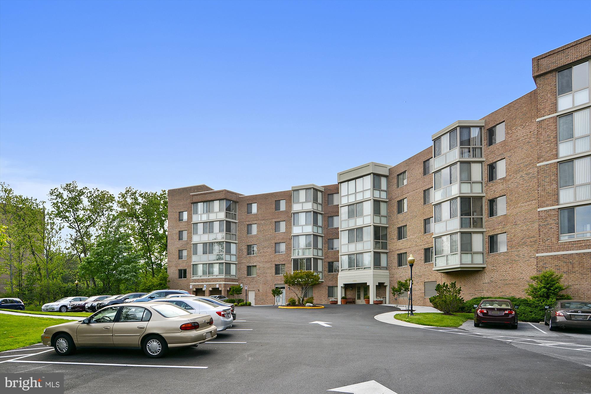 TURNBERRY COURTS AT LEIS - Residential