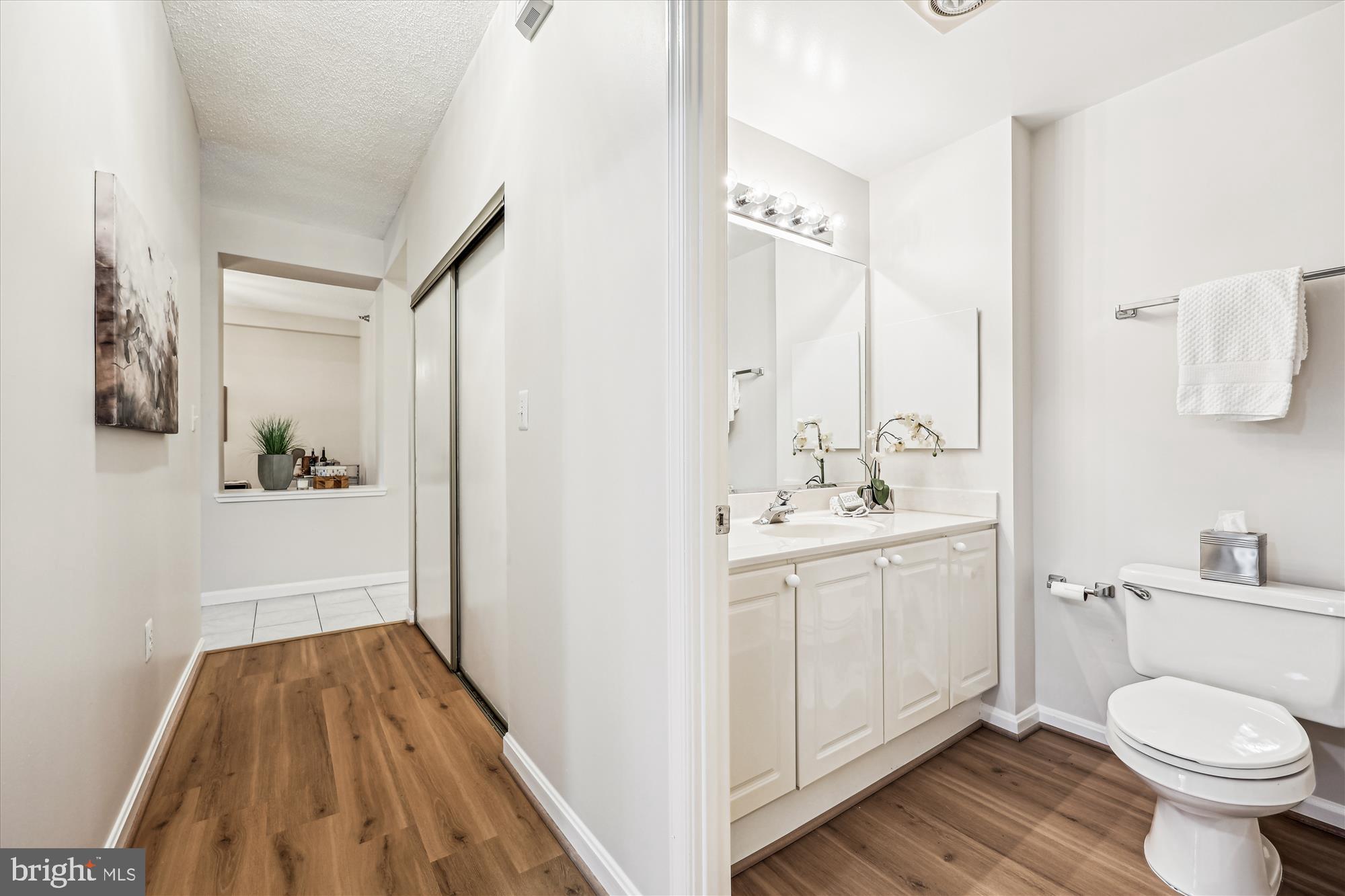 TURNBERRY COURTS AT LEIS - Residential