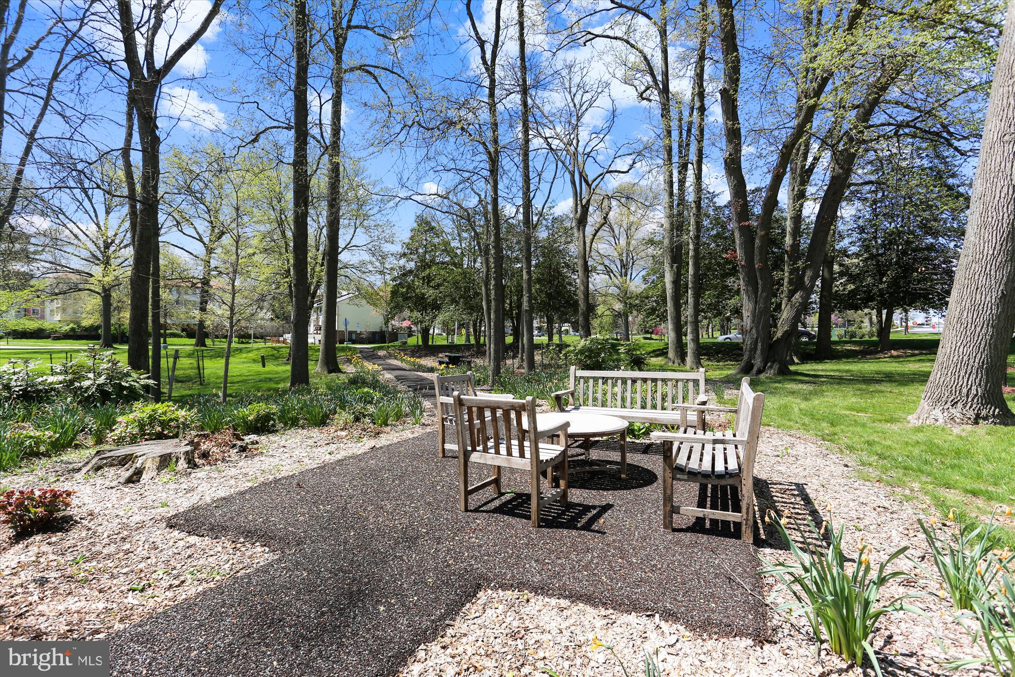 TURNBERRY COURTS AT LEIS - Residential