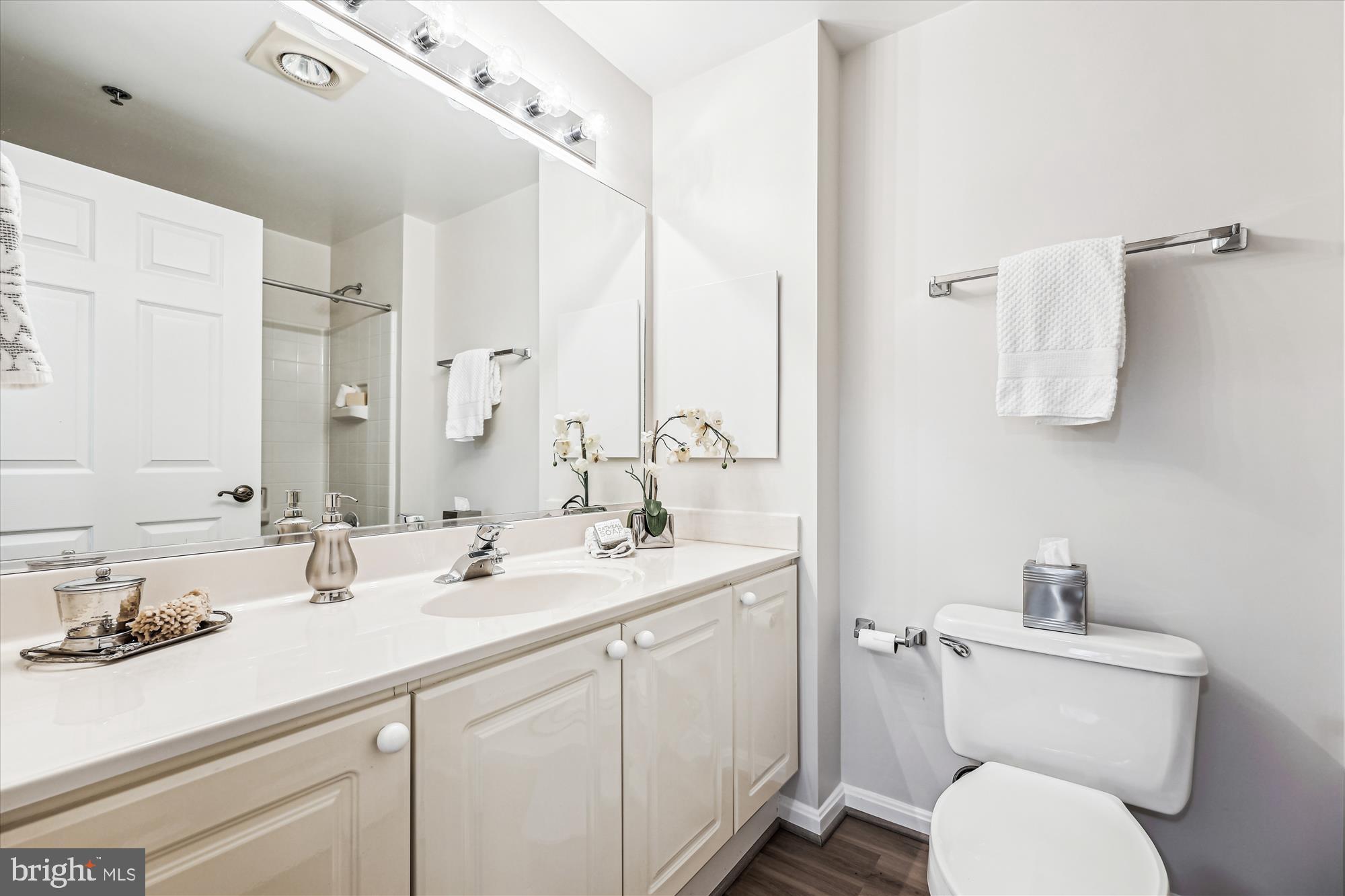 TURNBERRY COURTS AT LEIS - Residential