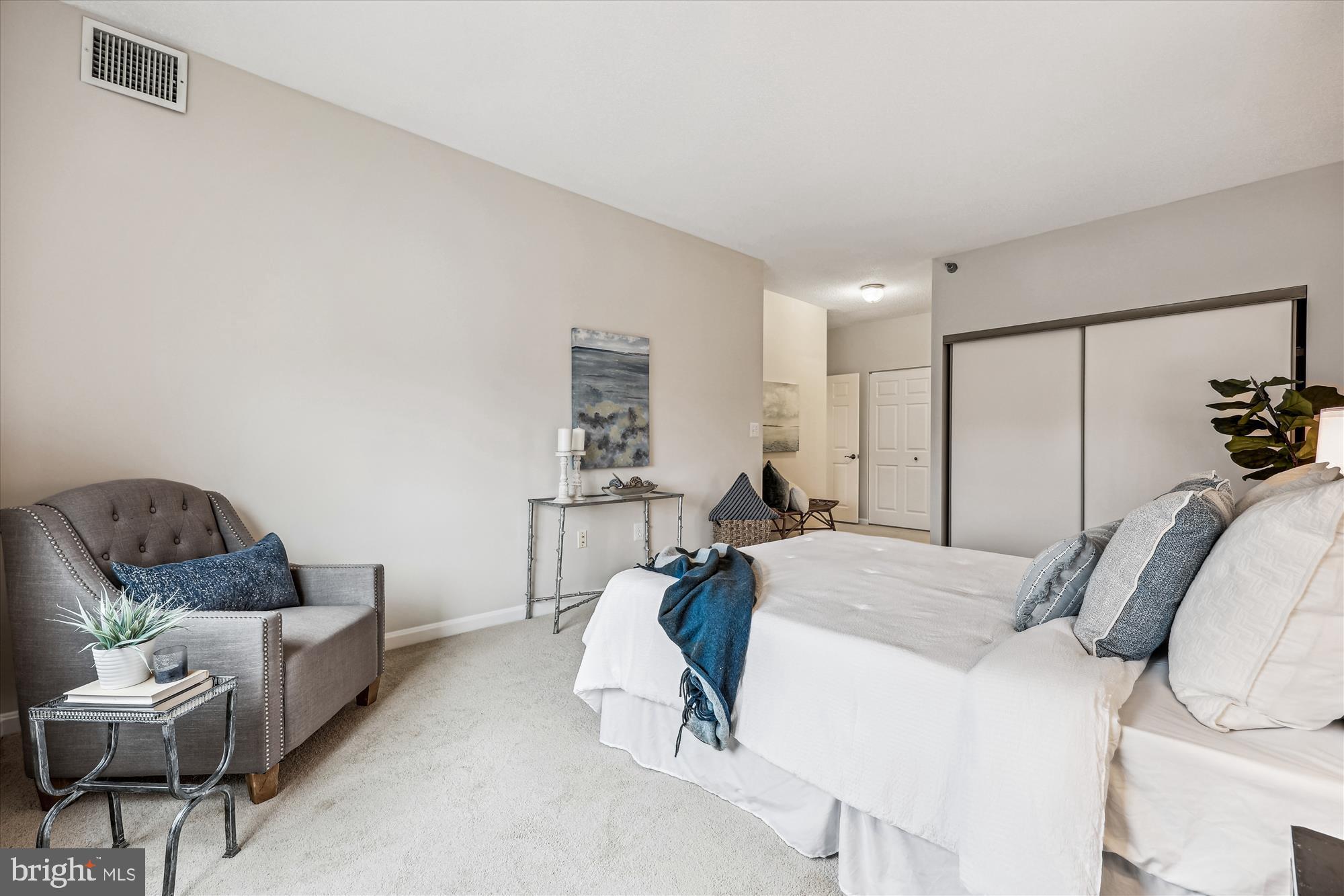 TURNBERRY COURTS AT LEIS - Residential