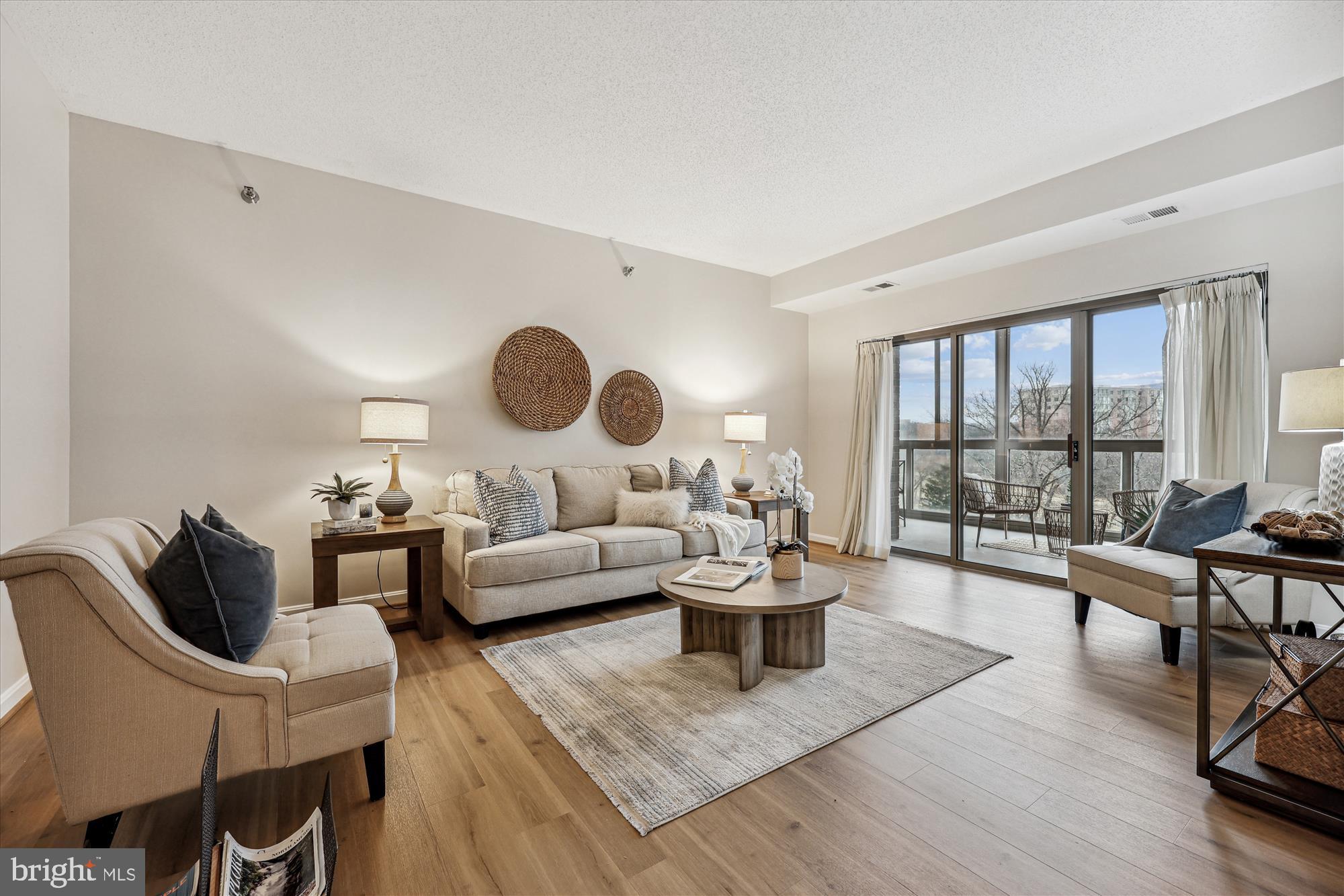 TURNBERRY COURTS AT LEIS - Residential