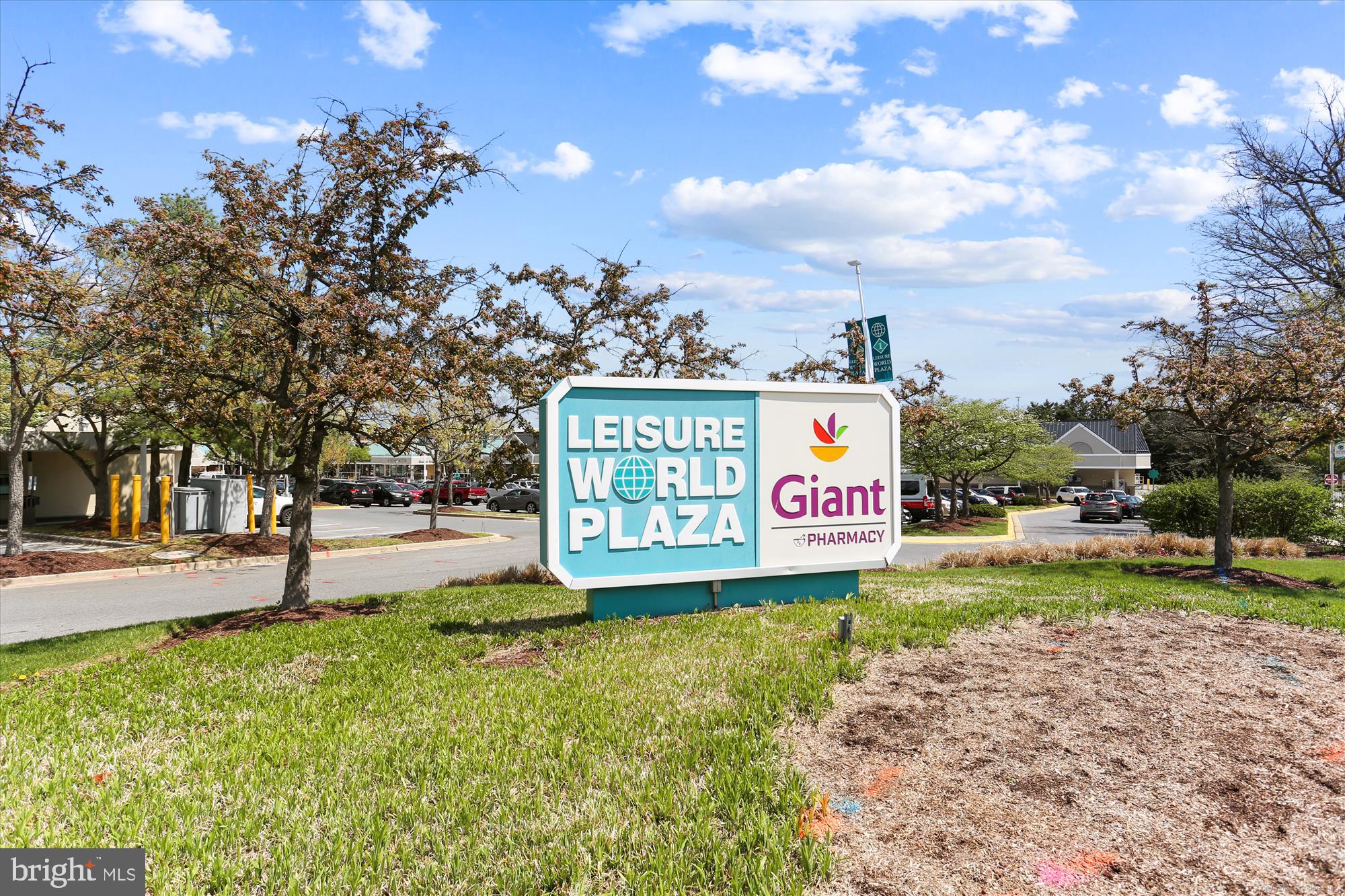 TURNBERRY COURTS AT LEIS - Residential
