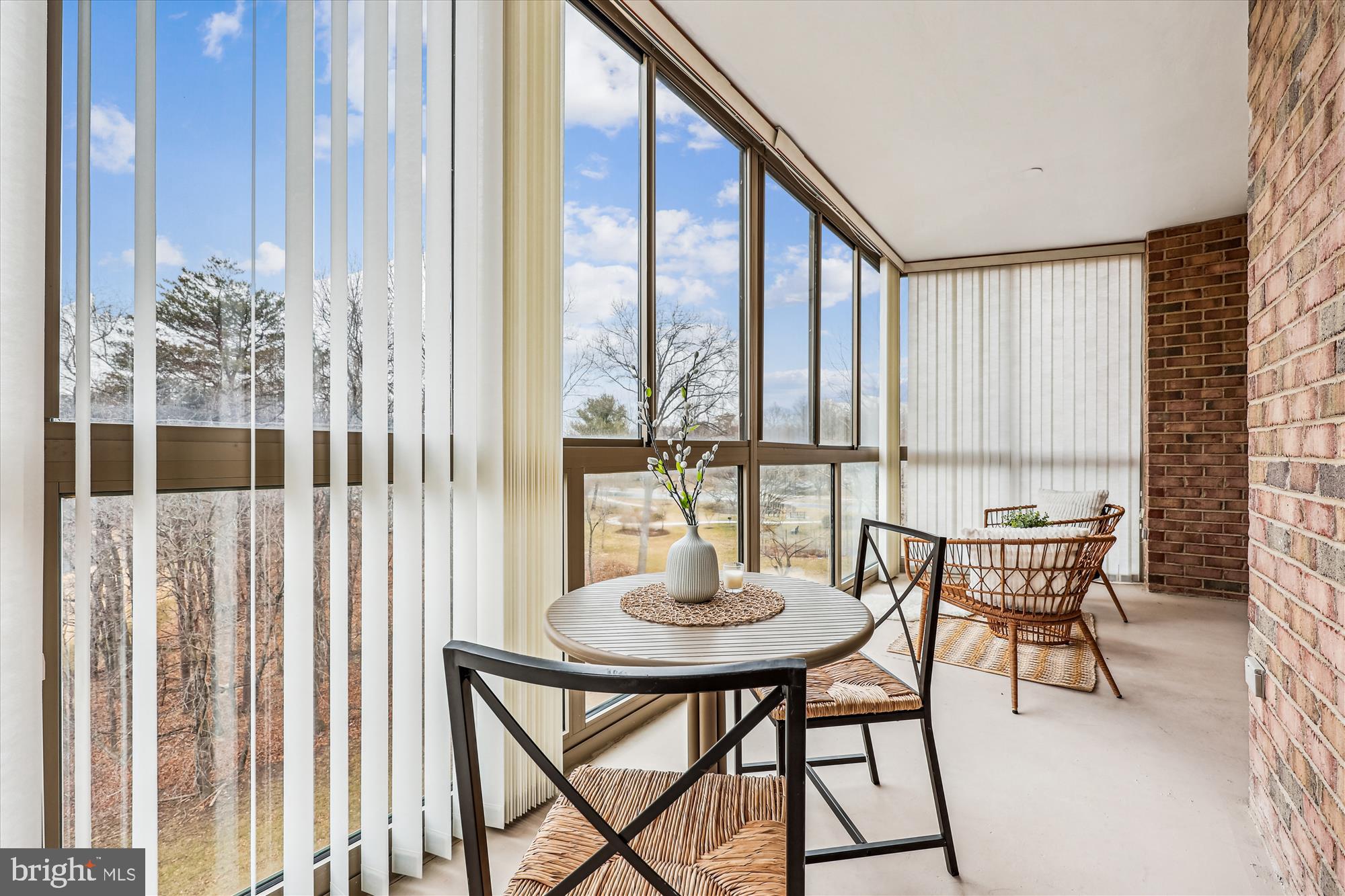 TURNBERRY COURTS AT LEIS - Residential