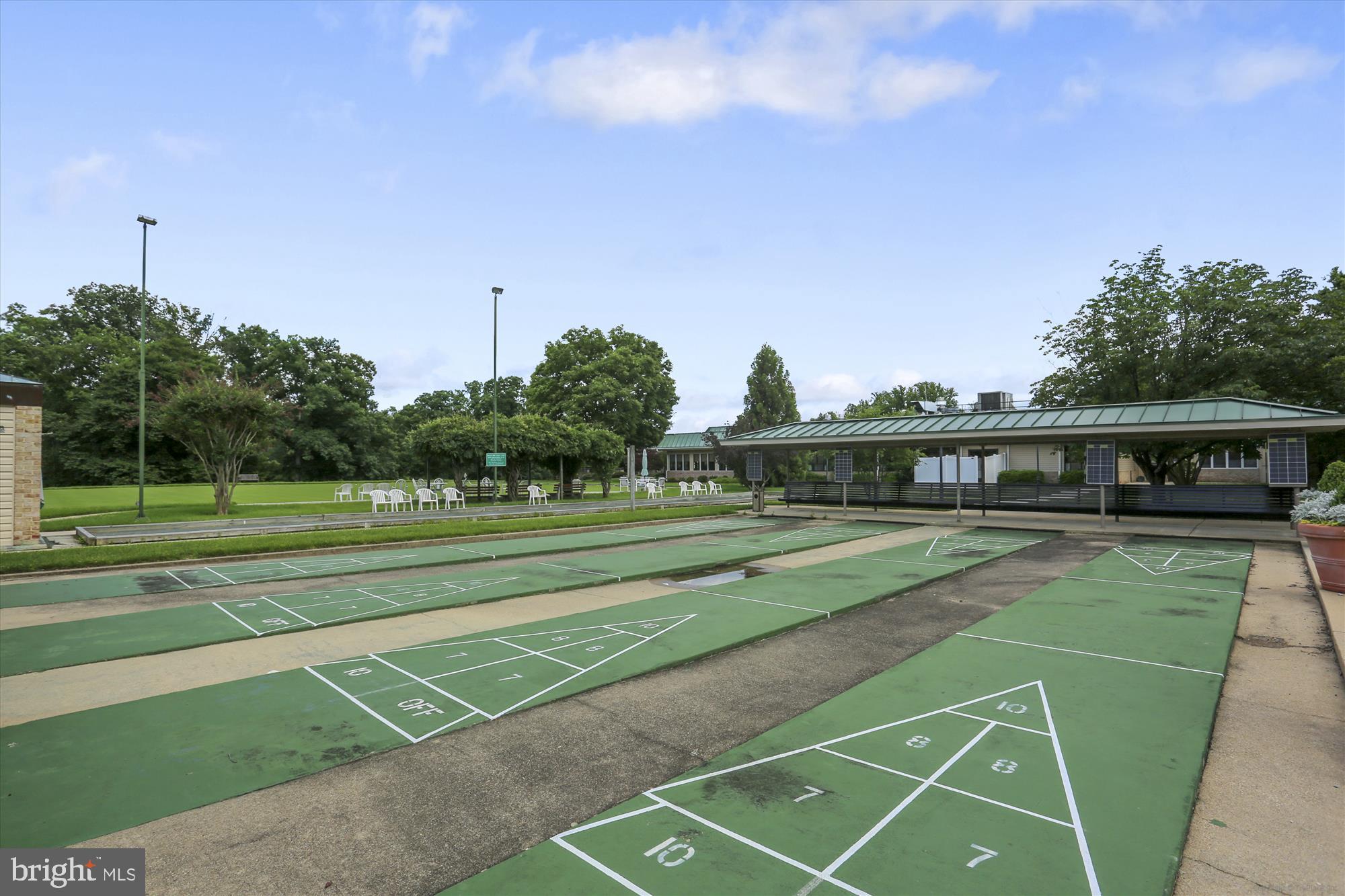 TURNBERRY COURTS AT LEIS - Residential