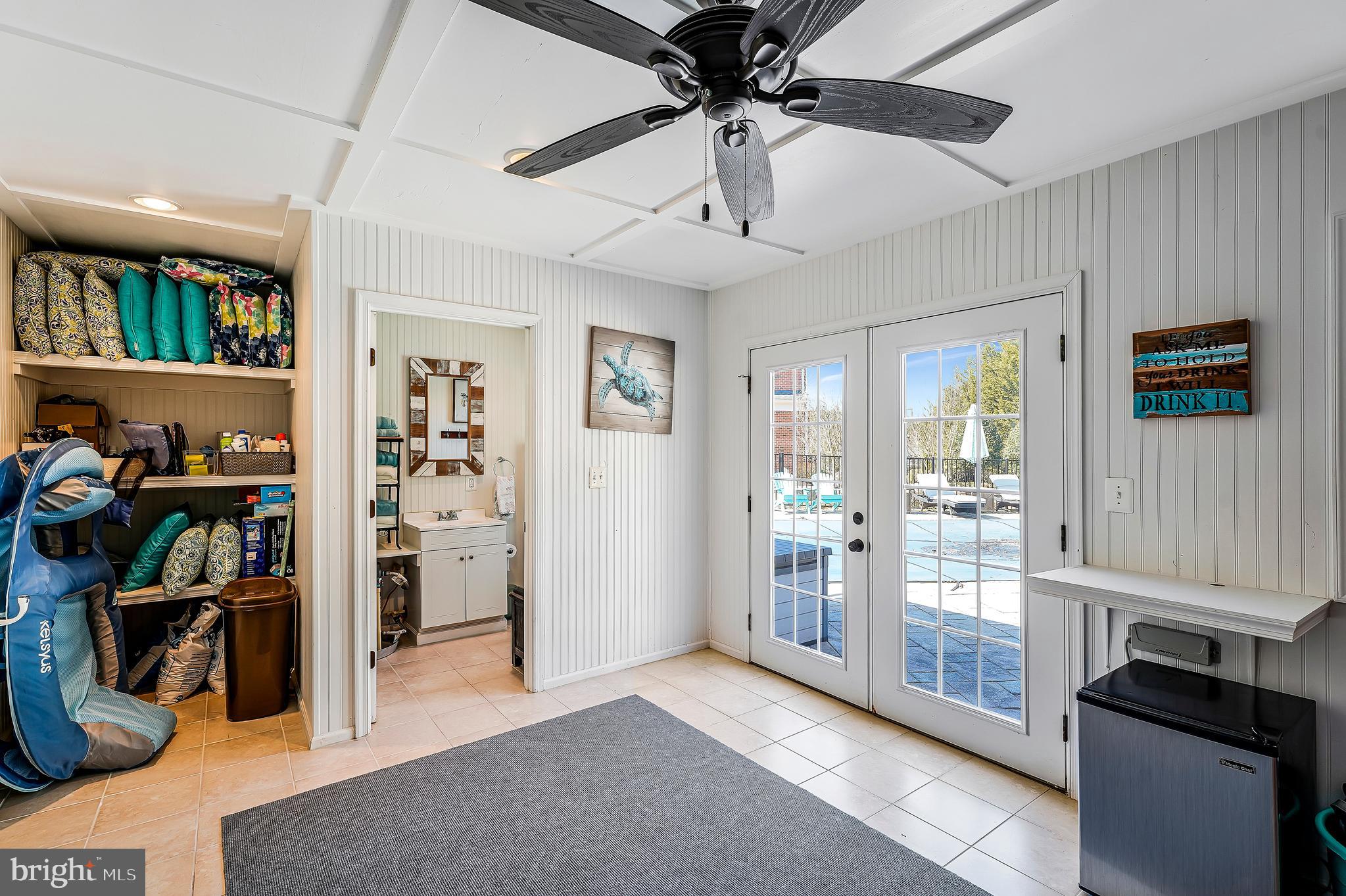 LONG ACRES - Residential
