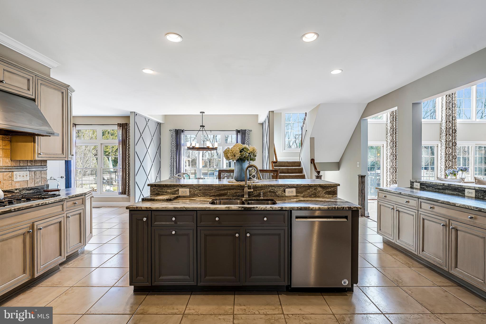 LONG ACRES - Residential