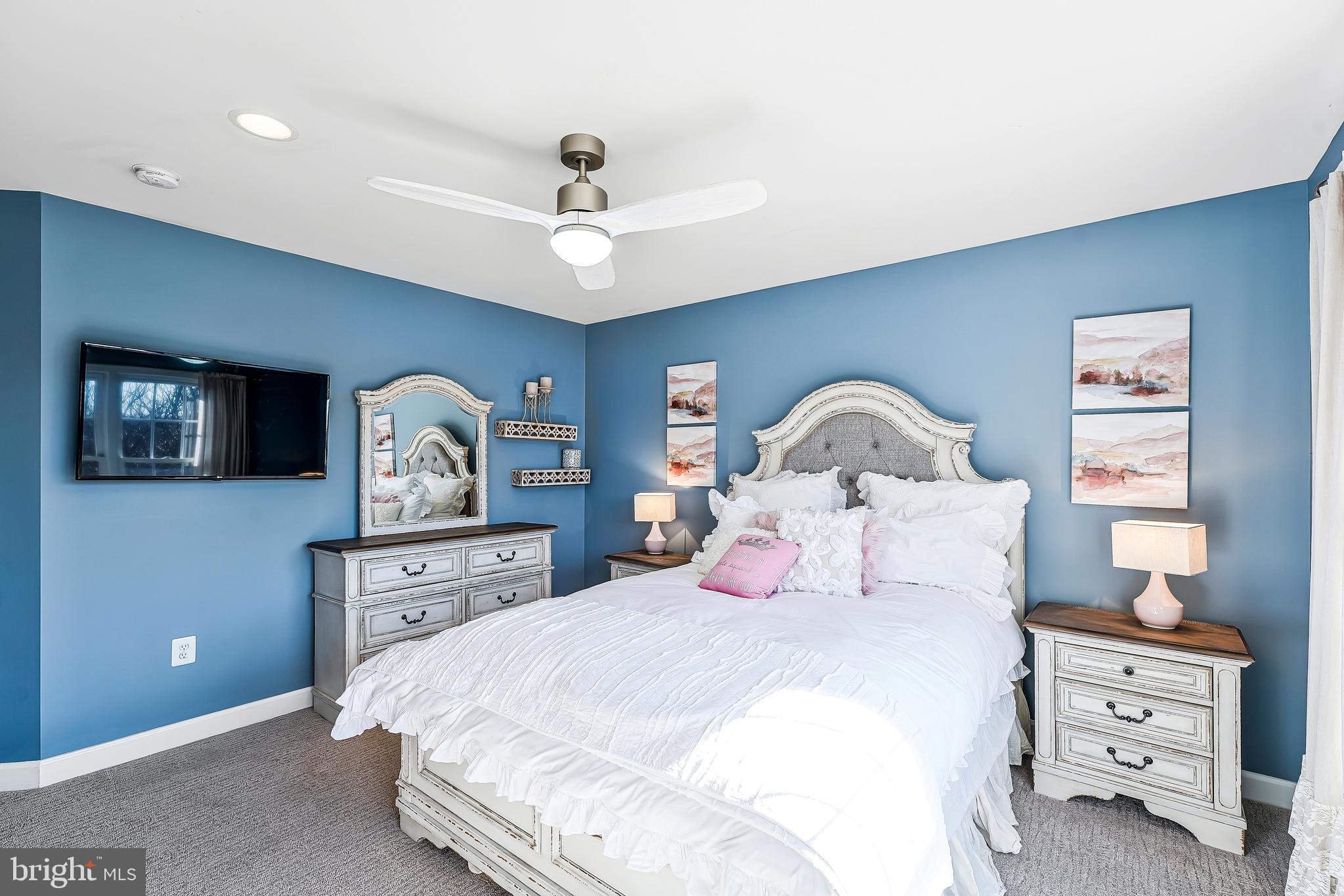 LONG ACRES - Residential
