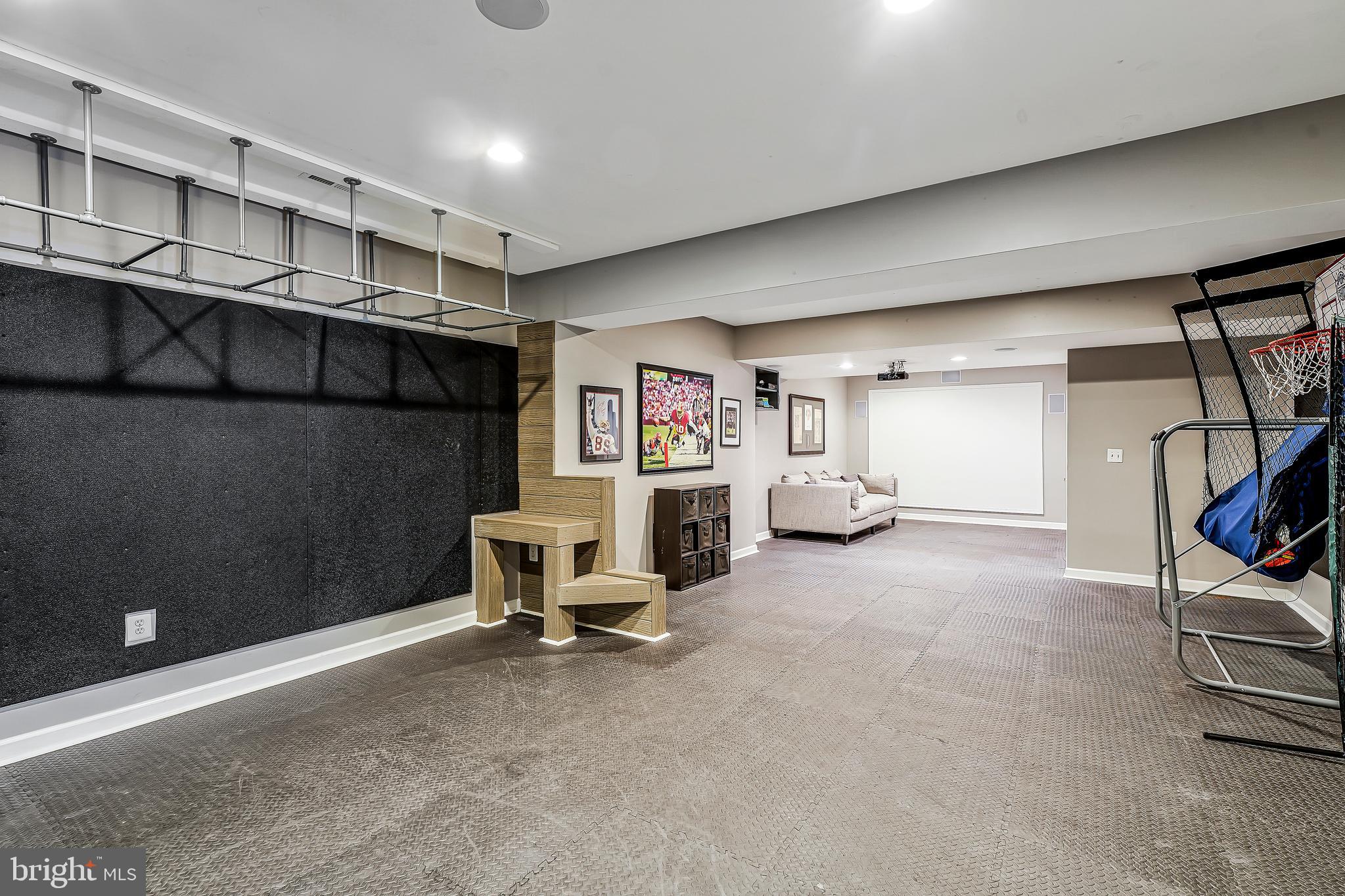 LONG ACRES - Residential