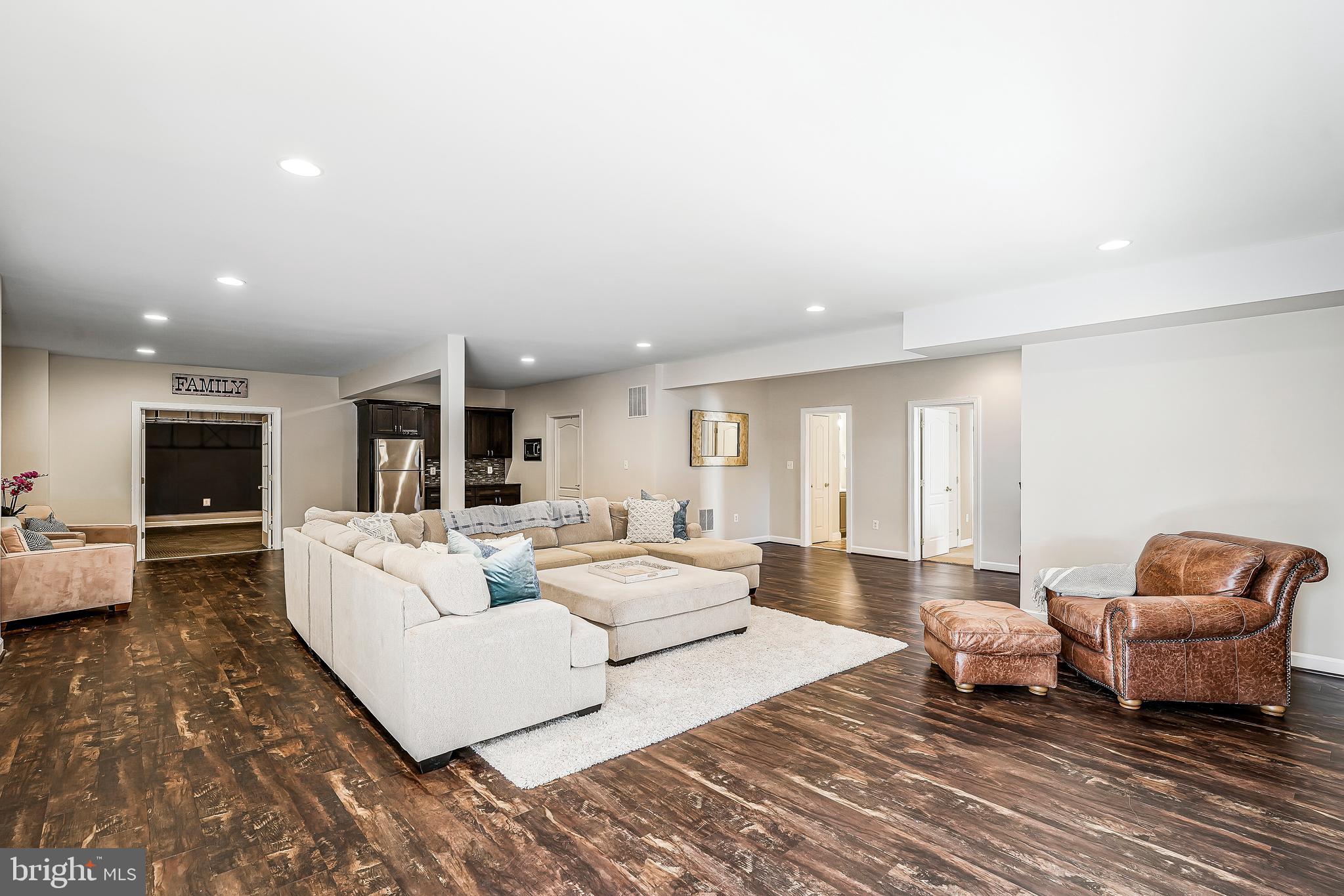 LONG ACRES - Residential