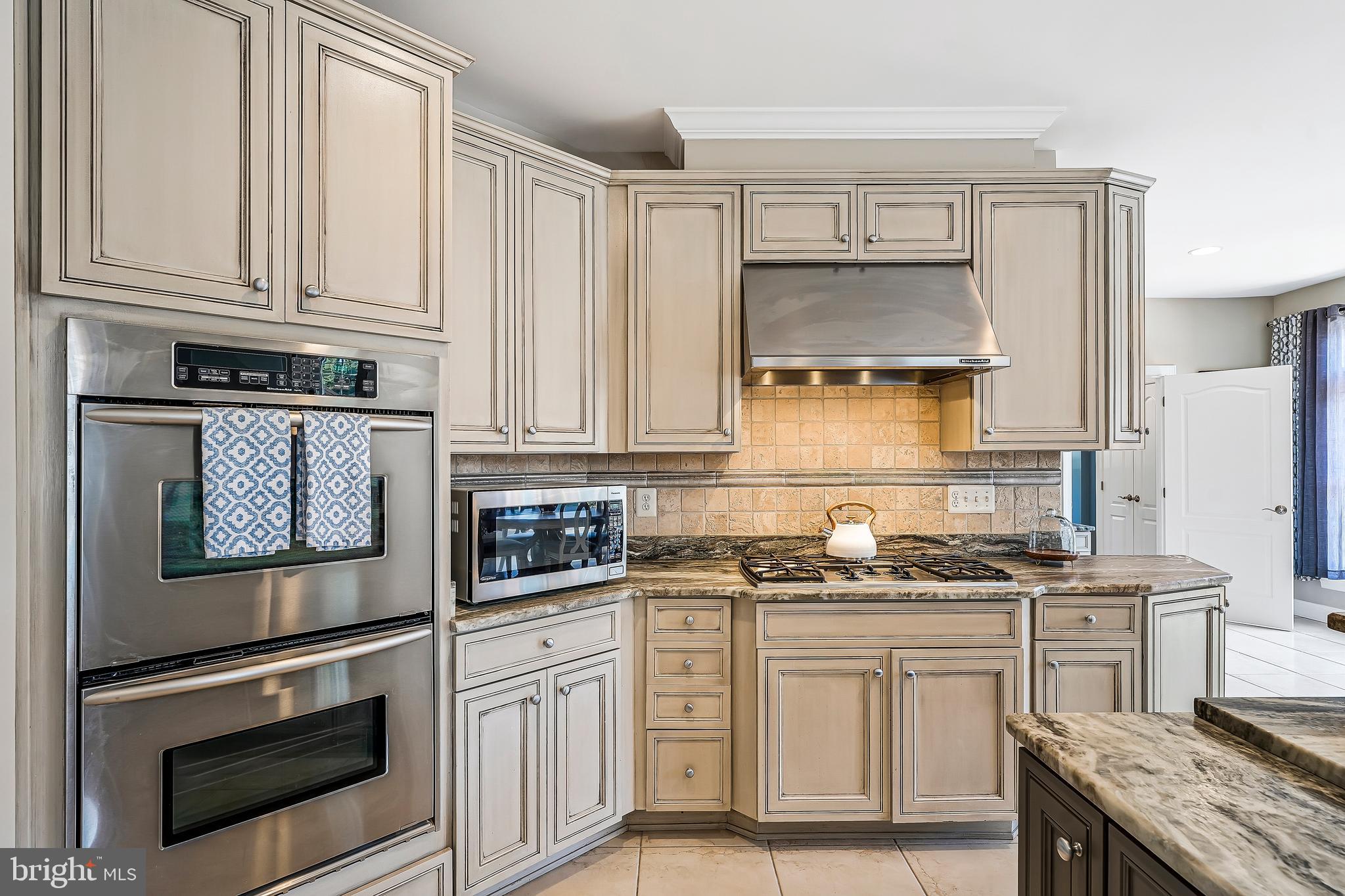 LONG ACRES - Residential