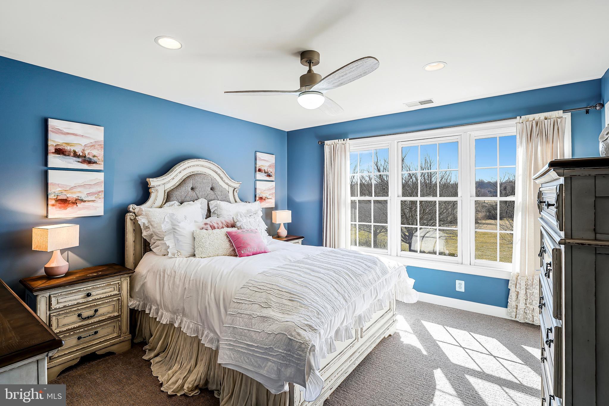 LONG ACRES - Residential