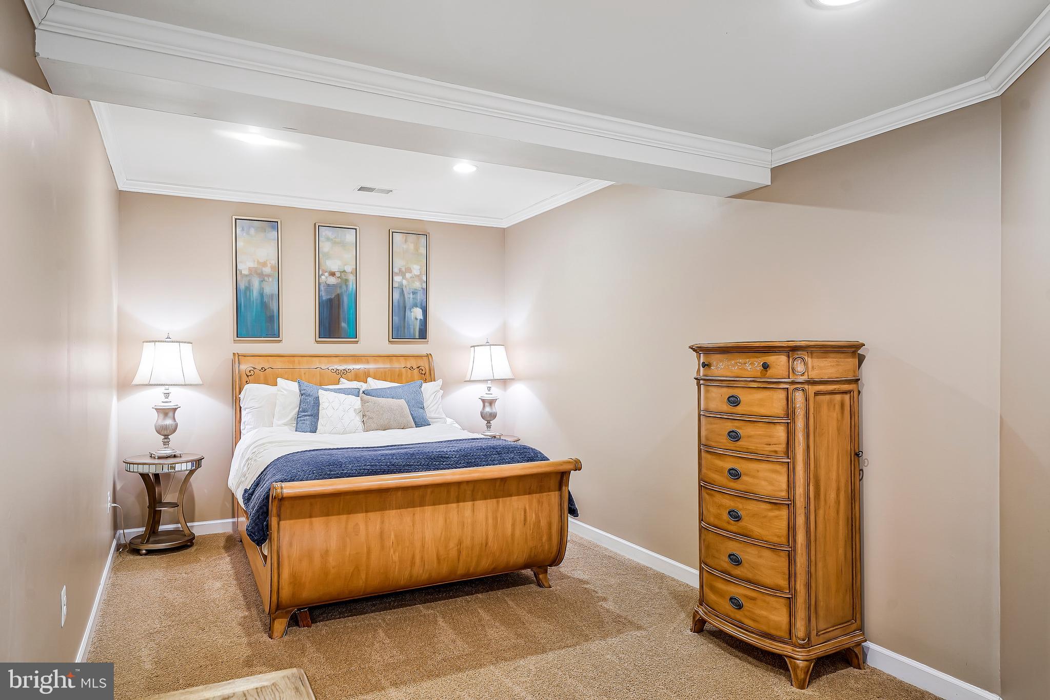 LONG ACRES - Residential
