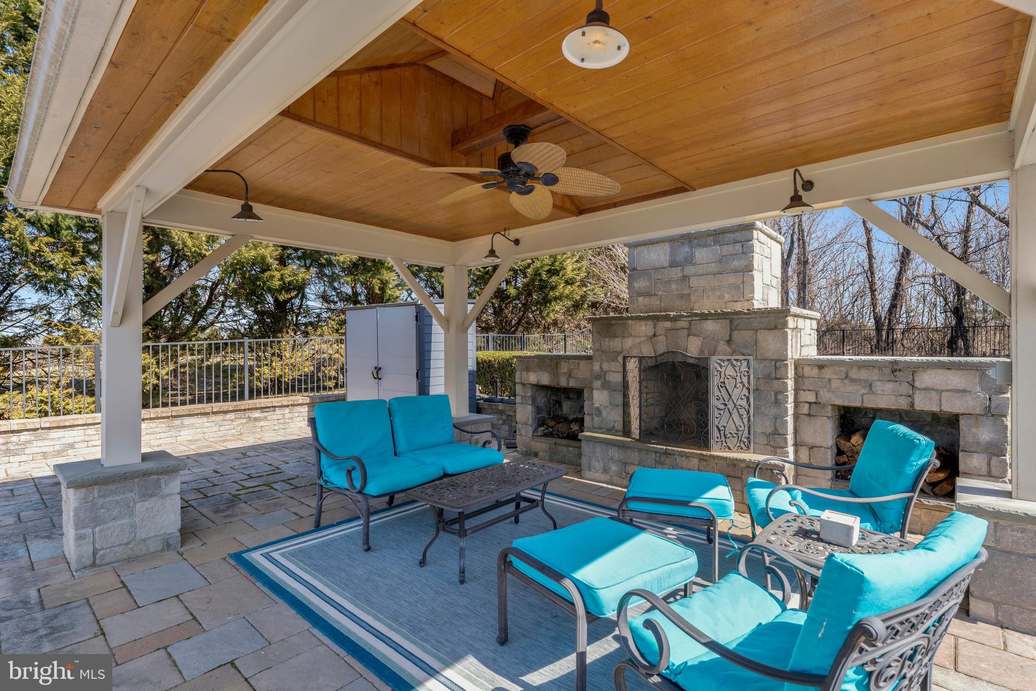 LONG ACRES - Residential