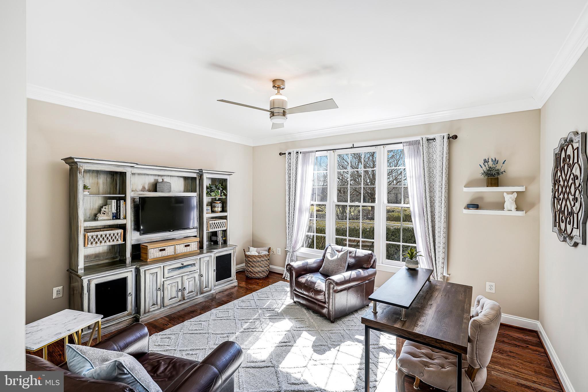 LONG ACRES - Residential