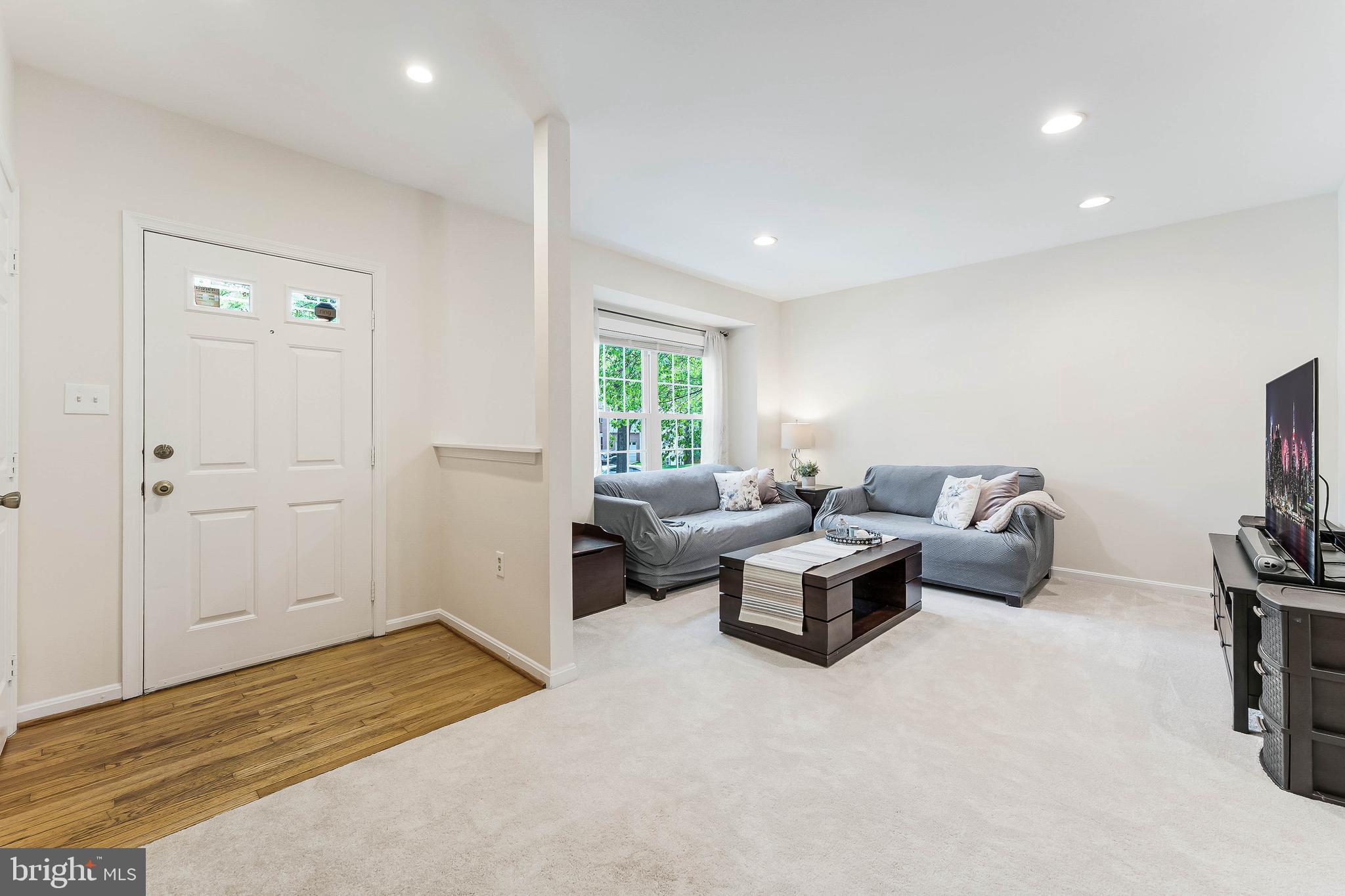 WOODED GLEN - Residential