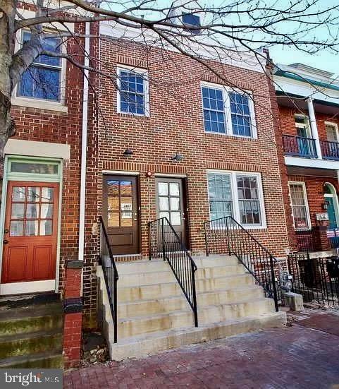 TRUXTON CIRCLE - Residential Income