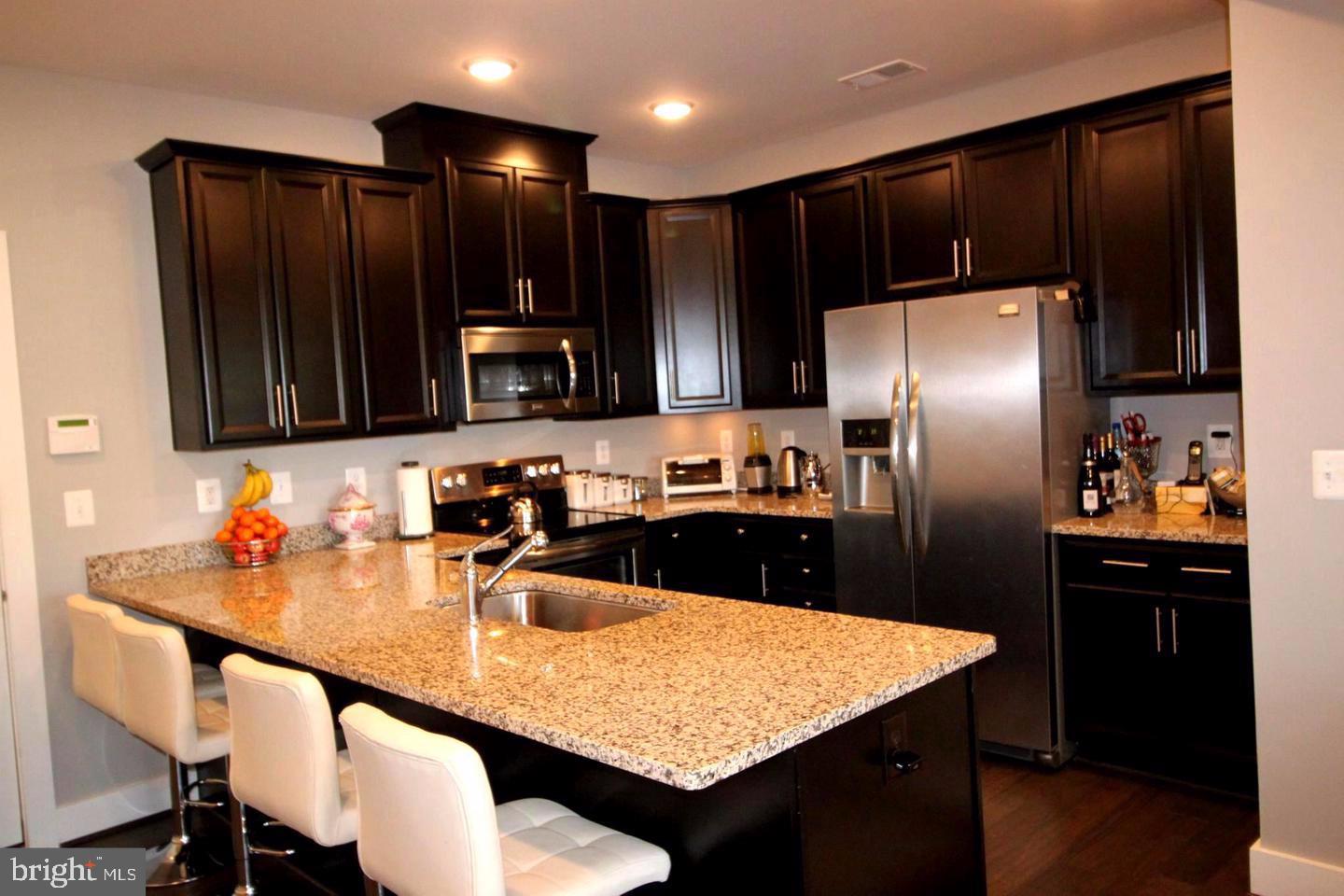 ONE LOUDOUN - Residential