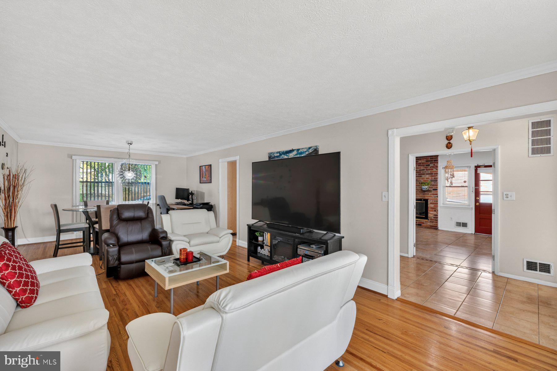 FOREST GLEN KNOLLS - Residential