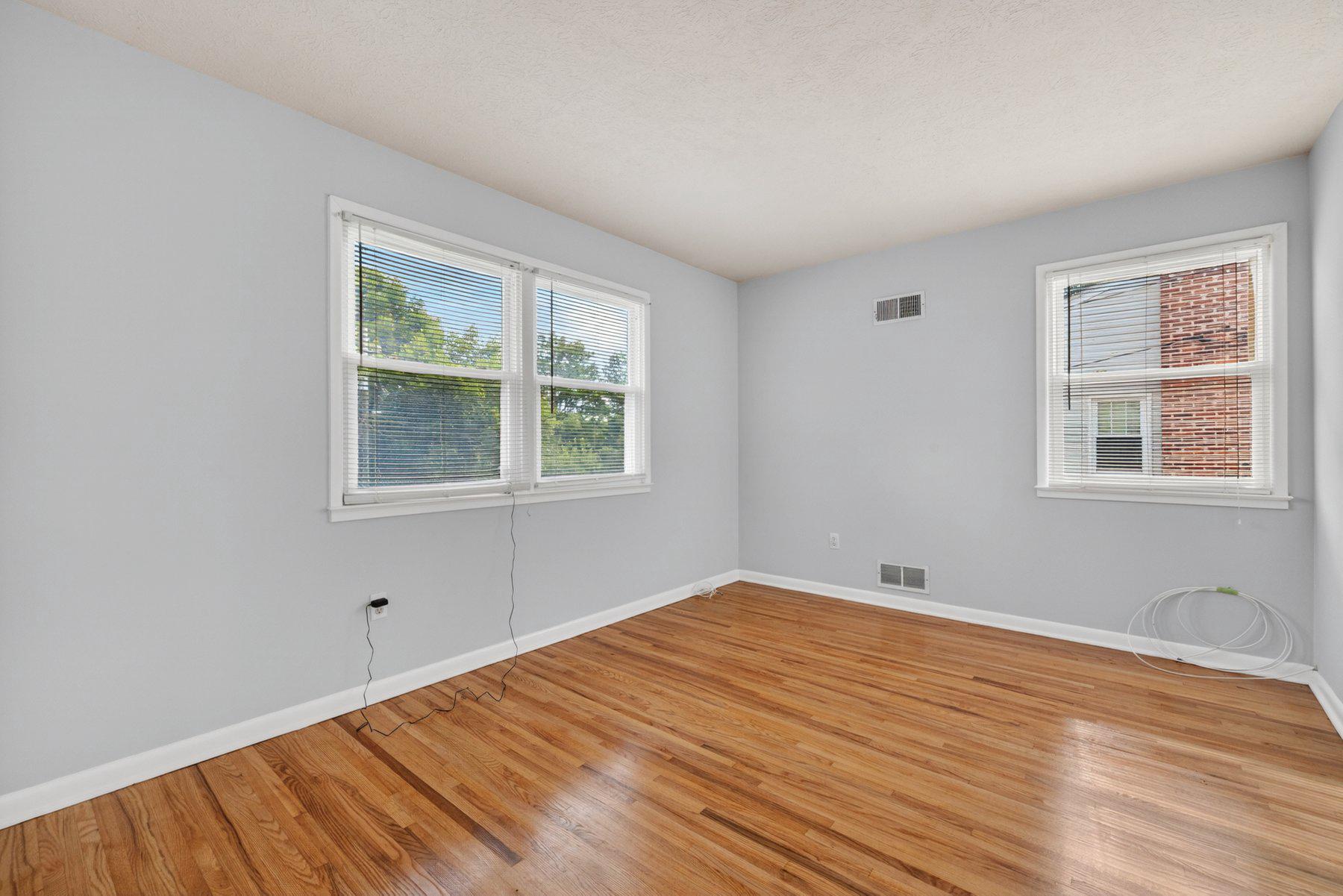FOREST GLEN KNOLLS - Residential