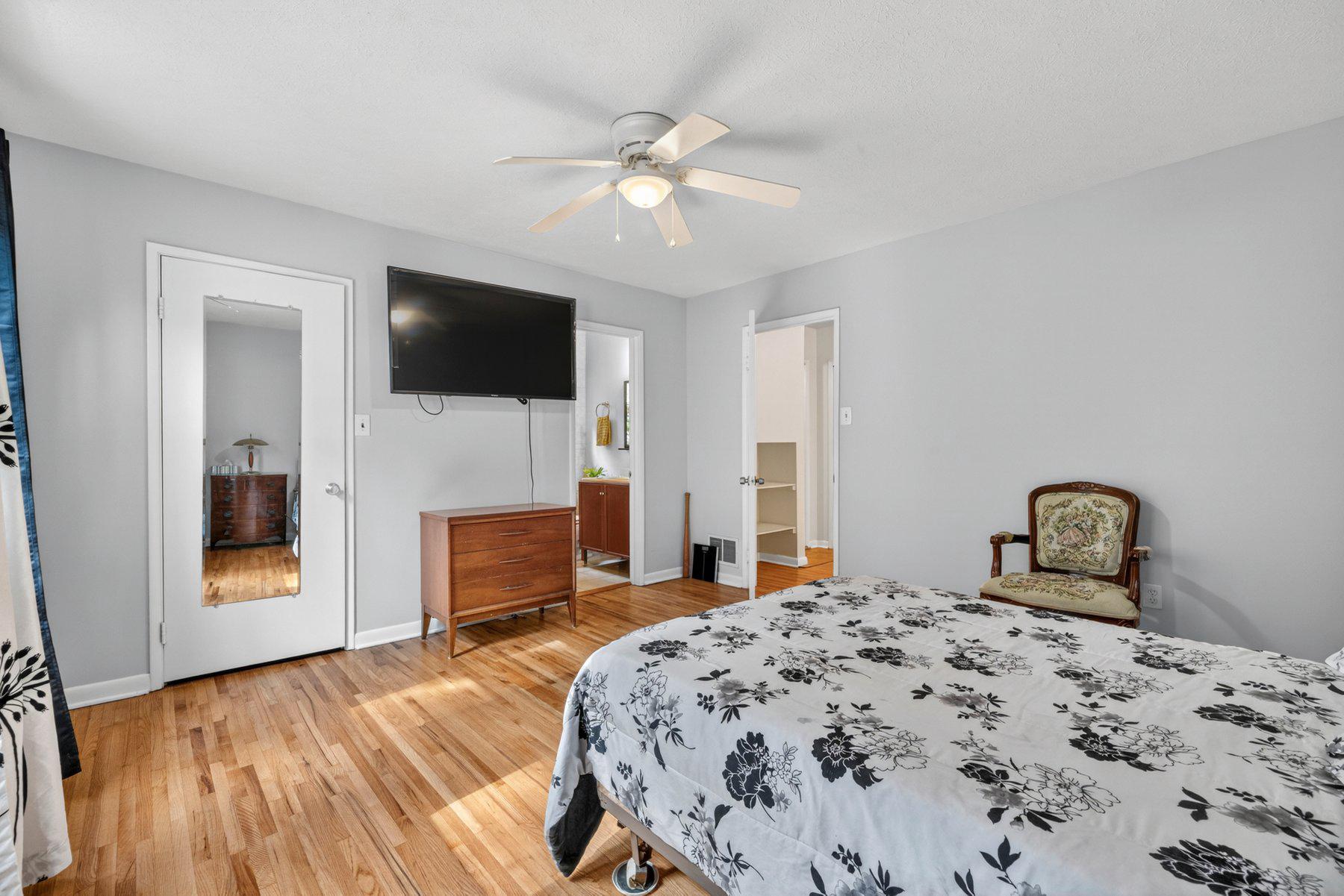FOREST GLEN KNOLLS - Residential