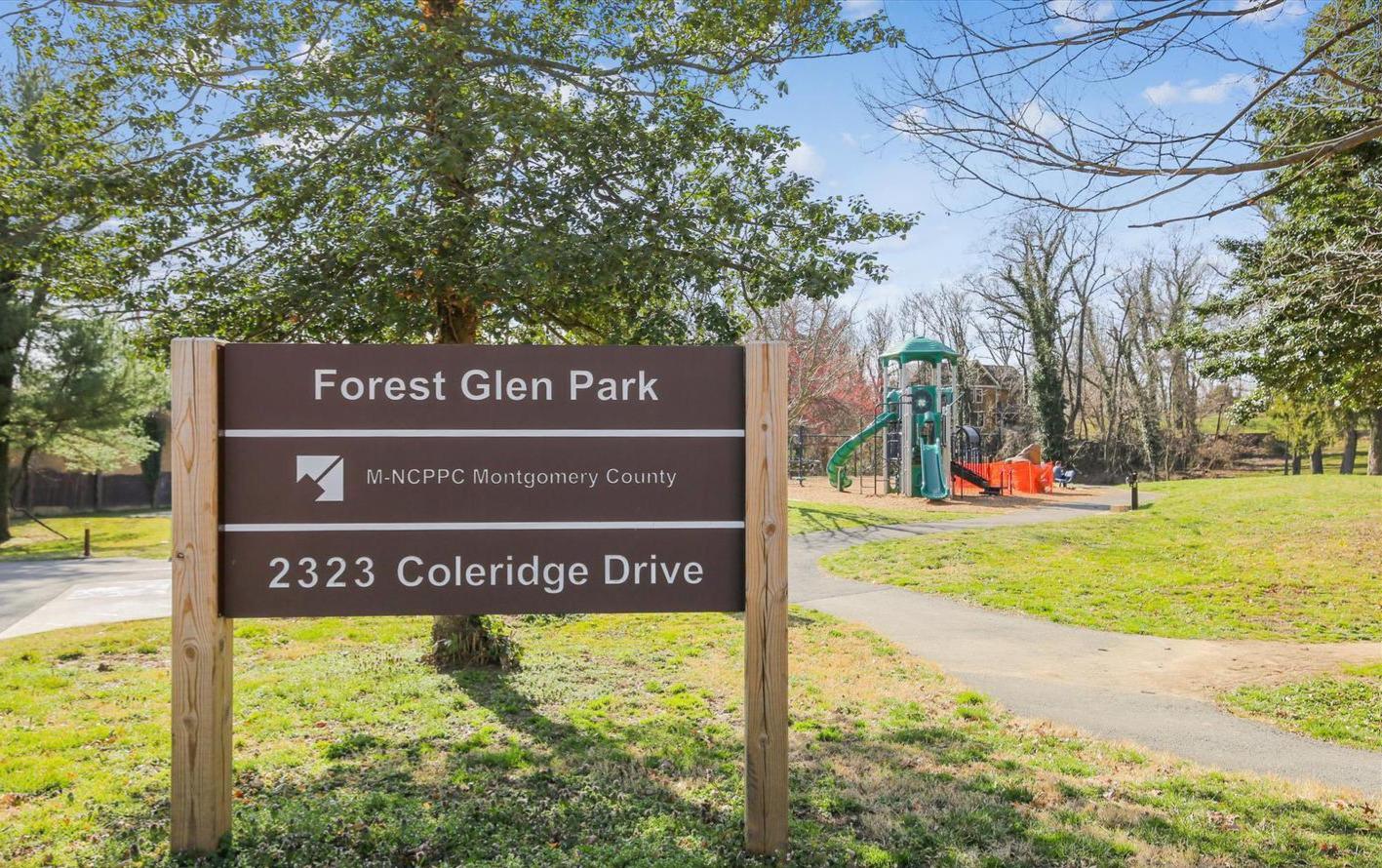 FOREST GLEN KNOLLS - Residential