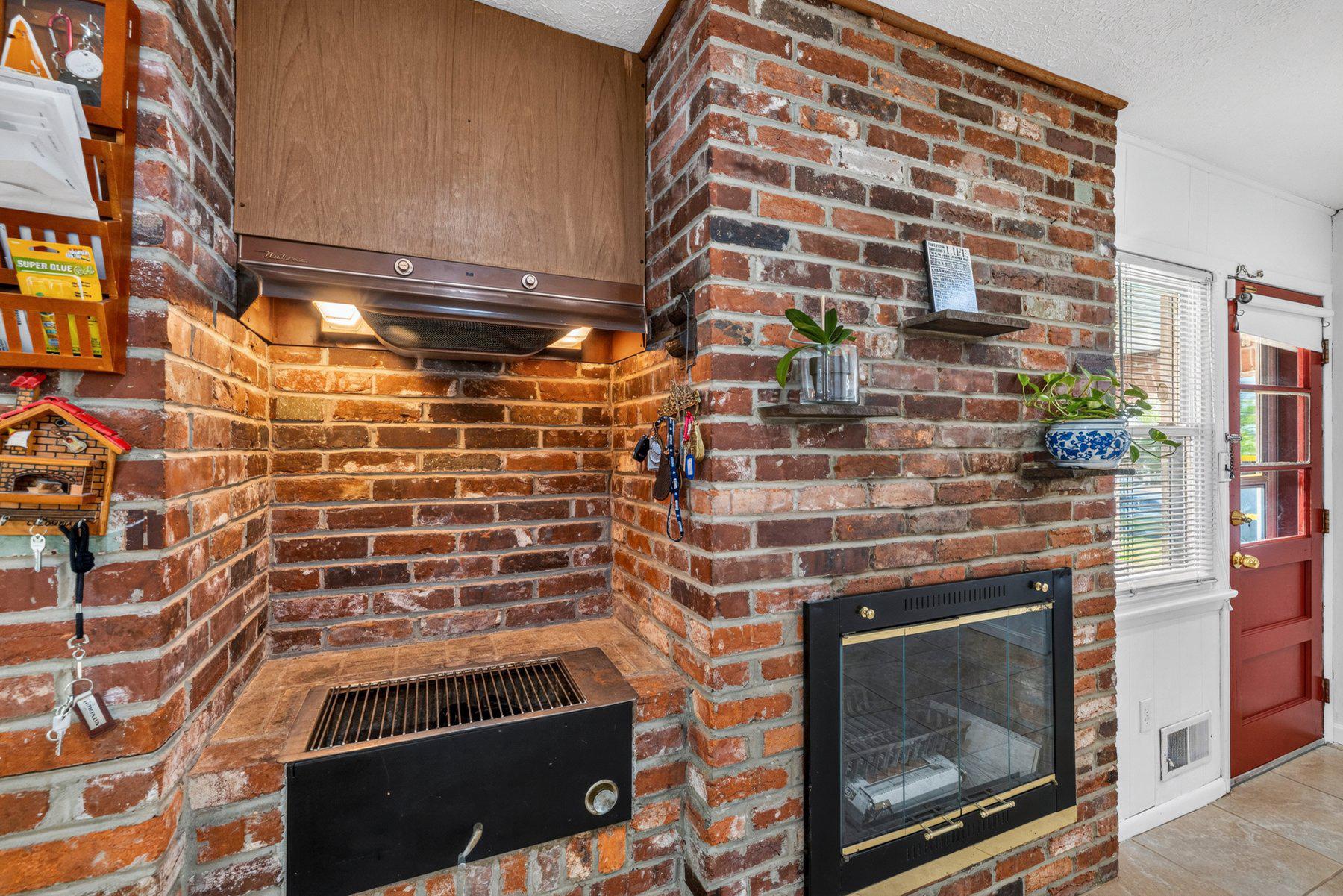 FOREST GLEN KNOLLS - Residential