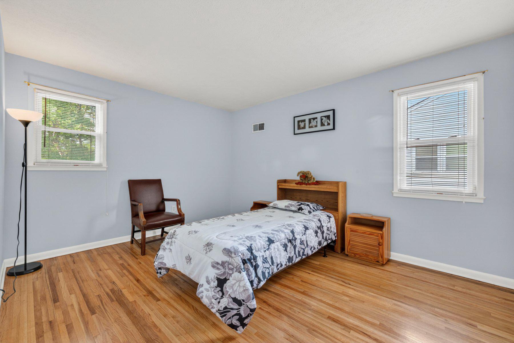 FOREST GLEN KNOLLS - Residential