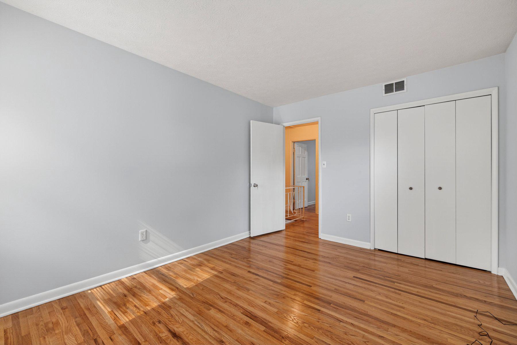 FOREST GLEN KNOLLS - Residential