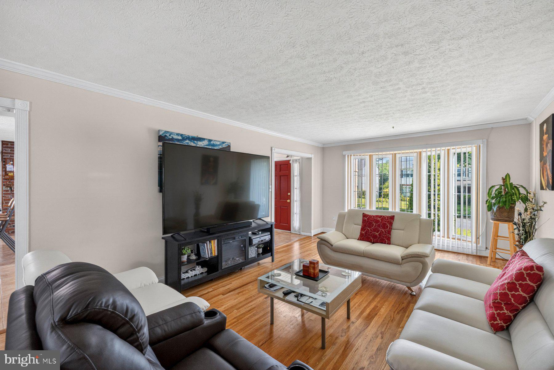 FOREST GLEN KNOLLS - Residential