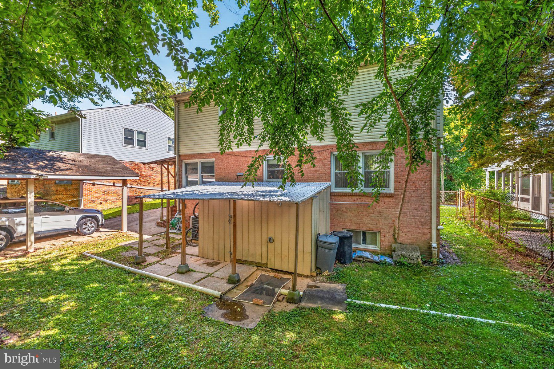 FOREST GLEN KNOLLS - Residential