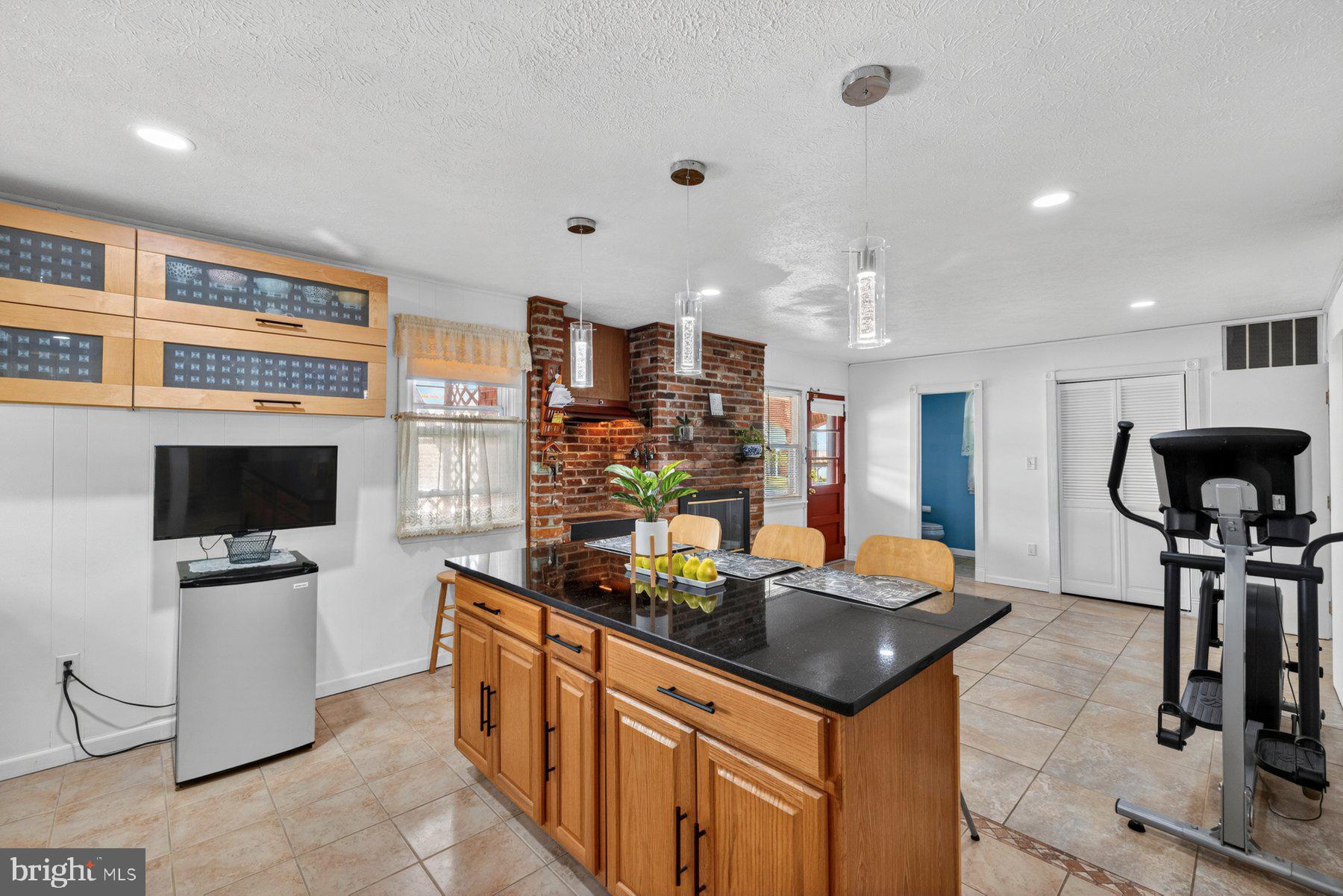 FOREST GLEN KNOLLS - Residential