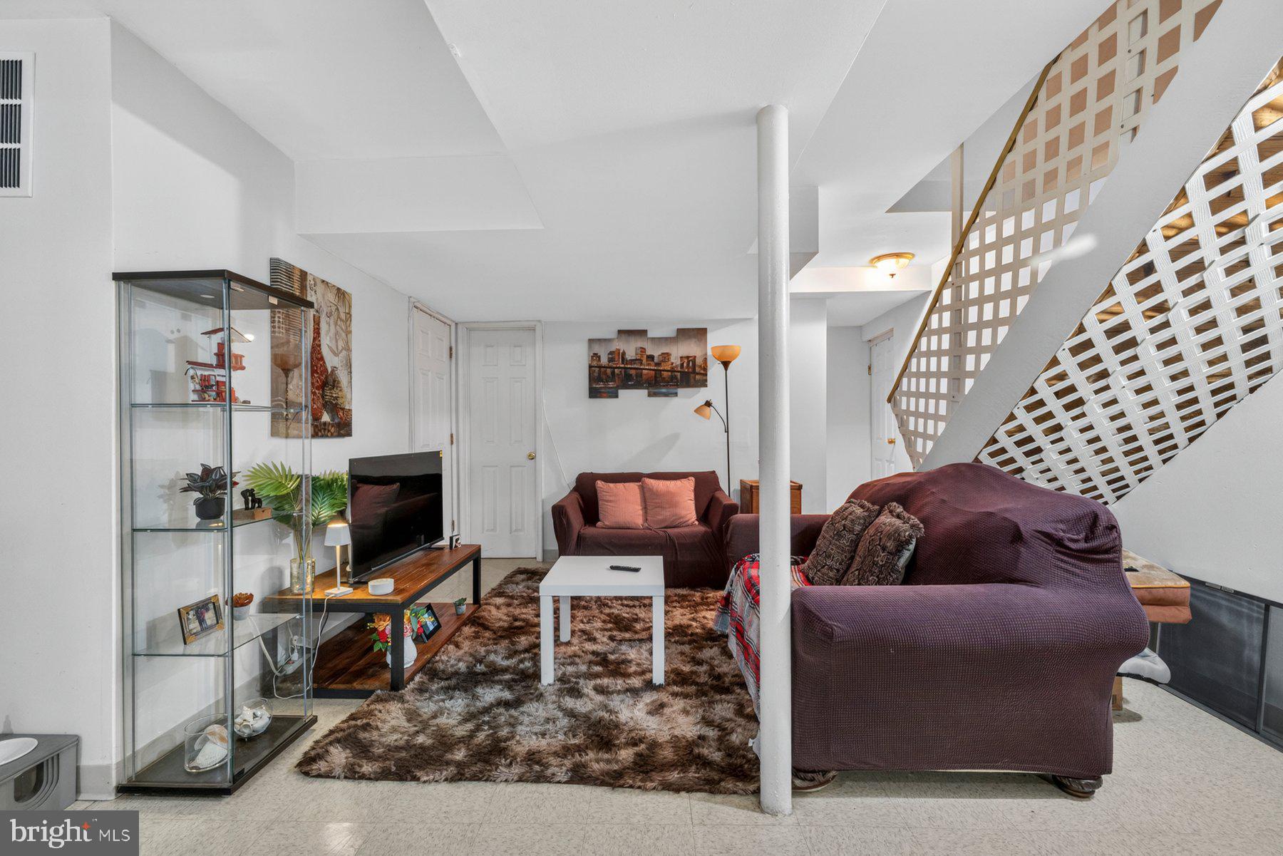 FOREST GLEN KNOLLS - Residential