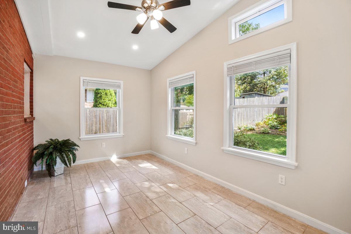 ROCK CREEK PALISADES - Residential