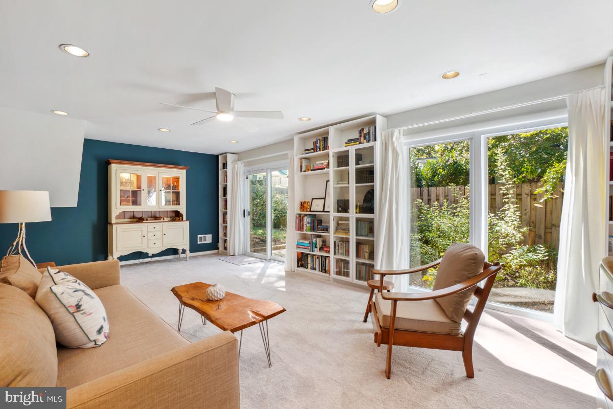 ROCK CREEK PALISADES - Residential