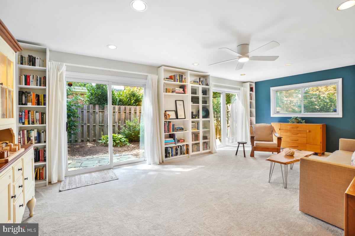 ROCK CREEK PALISADES - Residential