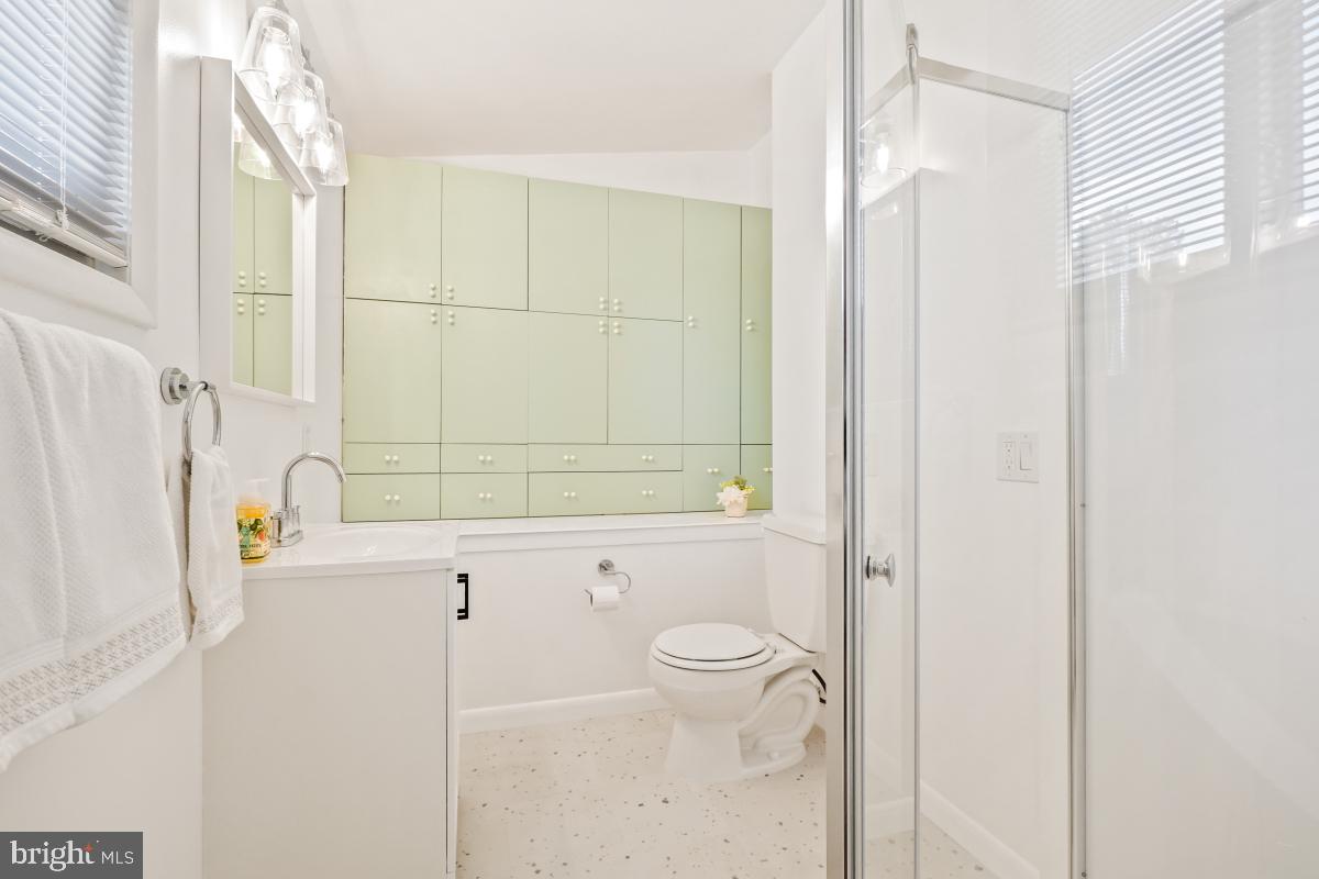 ROCK CREEK PALISADES - Residential