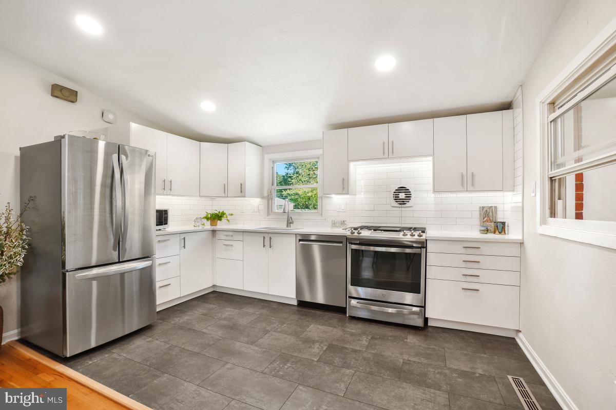 ROCK CREEK PALISADES - Residential