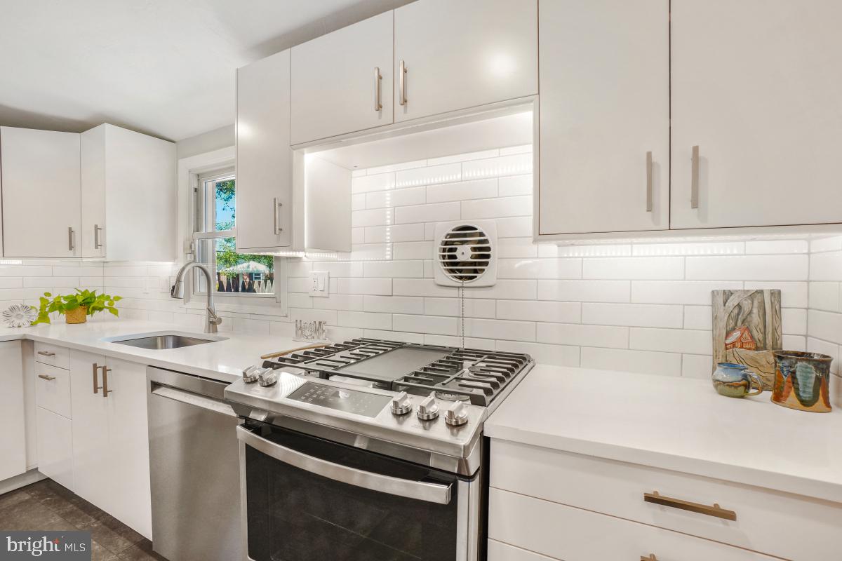 ROCK CREEK PALISADES - Residential