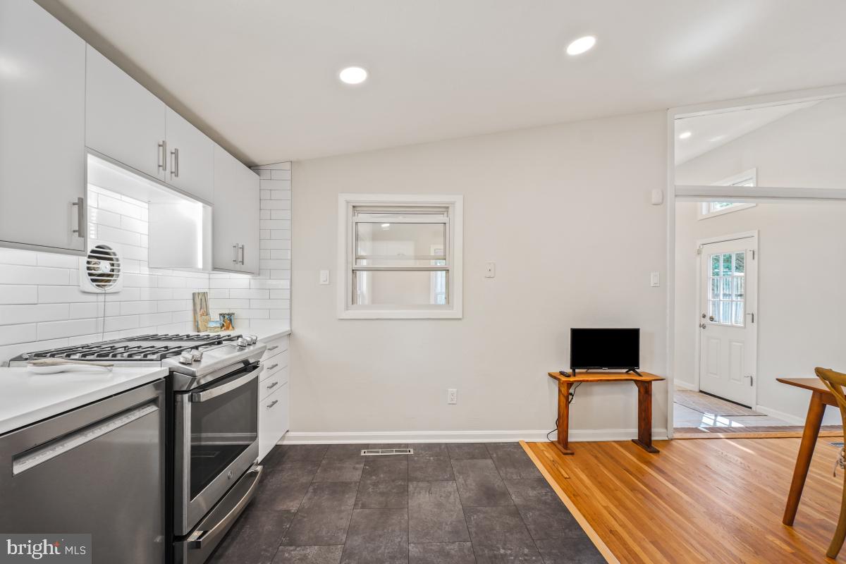 ROCK CREEK PALISADES - Residential