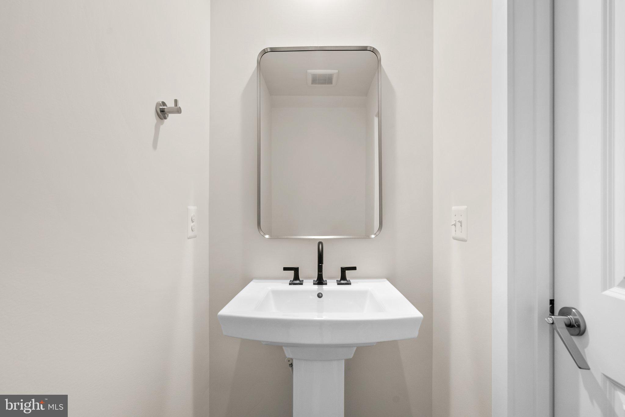 DEMOTT & SILVER - Residential