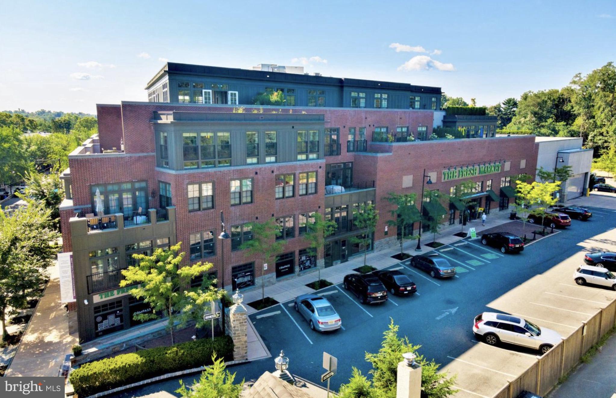 CHESTNUT HILL - Residential