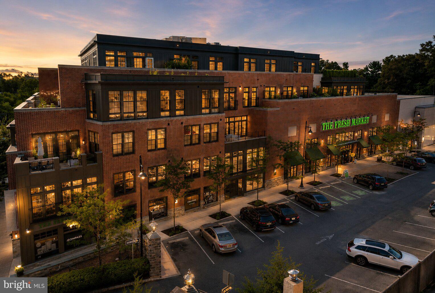 CHESTNUT HILL - Residential