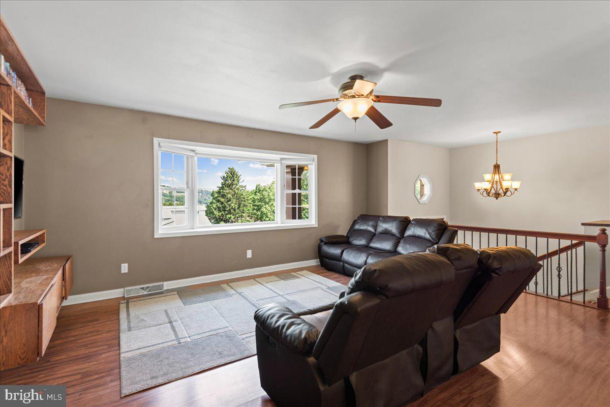 BRADDOCK ESTATES - Residential