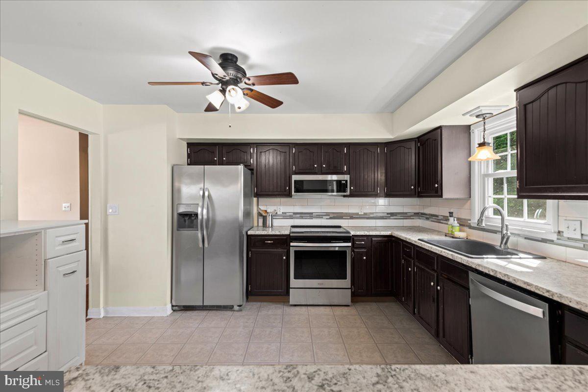 BRADDOCK ESTATES - Residential